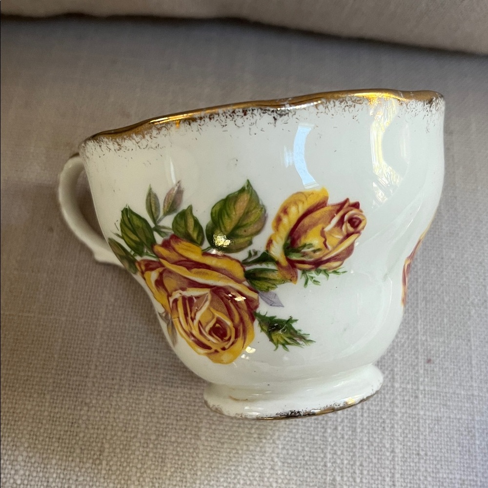 Beautiful Vintage Royal Standard Romany Rose Tea Set - Picture 5 of 8